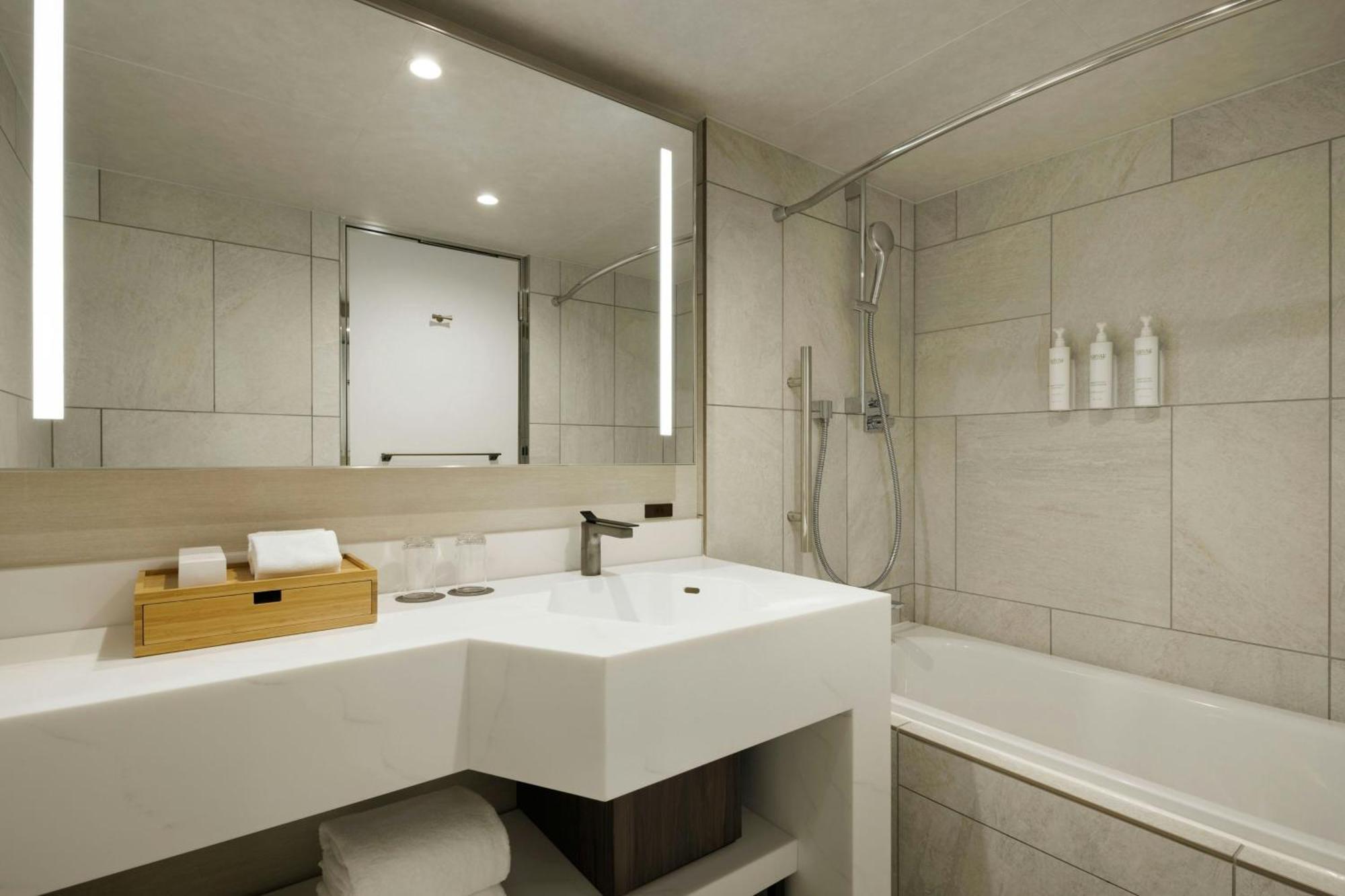 Courtyard By Marriott Tokyo Ginza Hotel Екстер'єр фото